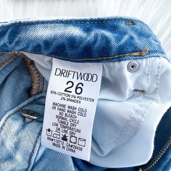 Driftwood Roxy Jeans Crop Flare Floral Embroidery Raw Hem Cut Off Denim 26 - Picture 9 of 14